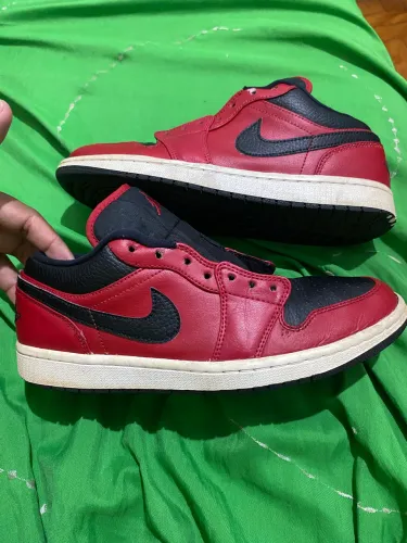 Air Jordan 1 Reverse Bred (Pebbled Swoosh)