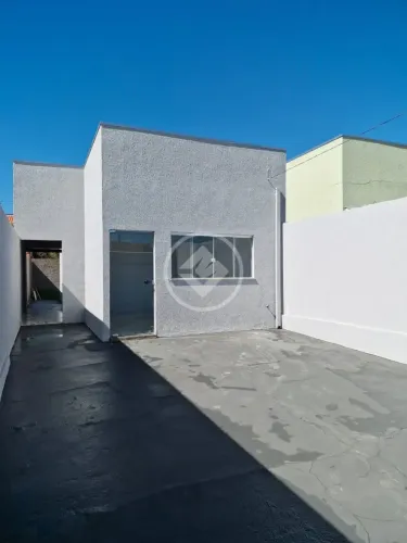 Casa a venda no bairro Lago de Cristal, atrás da avenida principal! codigo: 354471
