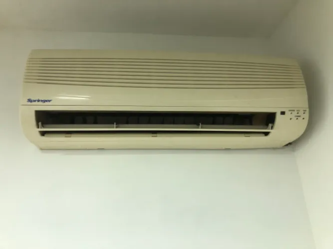 Ar Condicionado Springer 12.000 BTUS de parede 220V