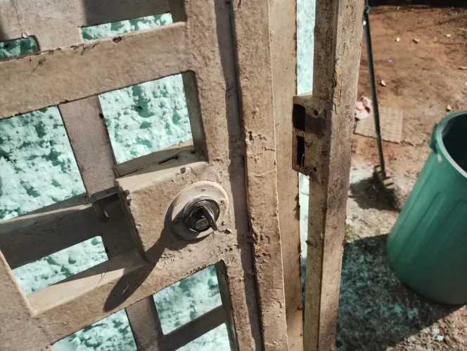 Vendo jogo de grades em ferro maciço pronto para instalar, Taguatinga centro..