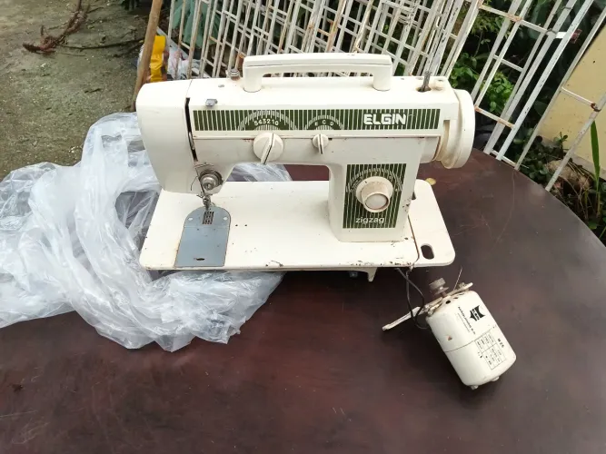 Máquina de costura P/ peça ou restaro