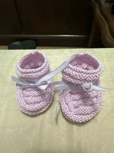 *Sapatinho de bebê lilás em linha TAM 0 a 6 meses 