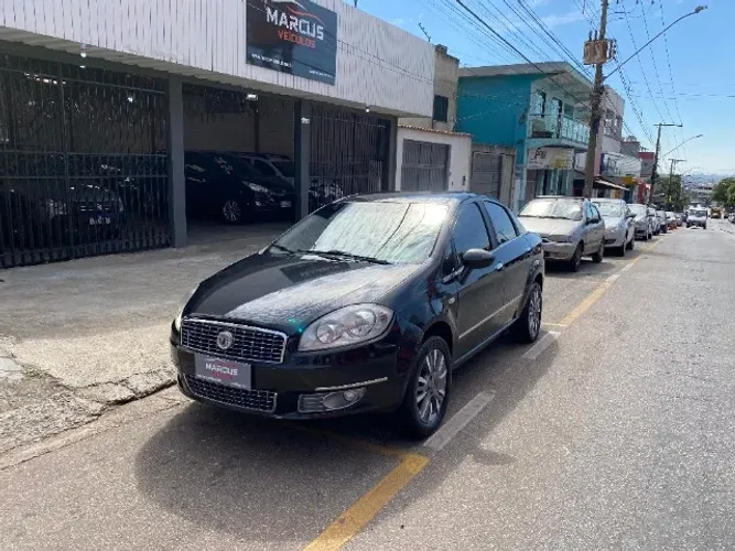 Fiat Linea Essence 1.8 Flex 16V 4P 2014