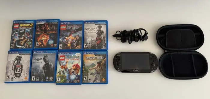 PS Vita OLED (Modelo Fat) + Lote Completo com 8 Jogos Físicos.