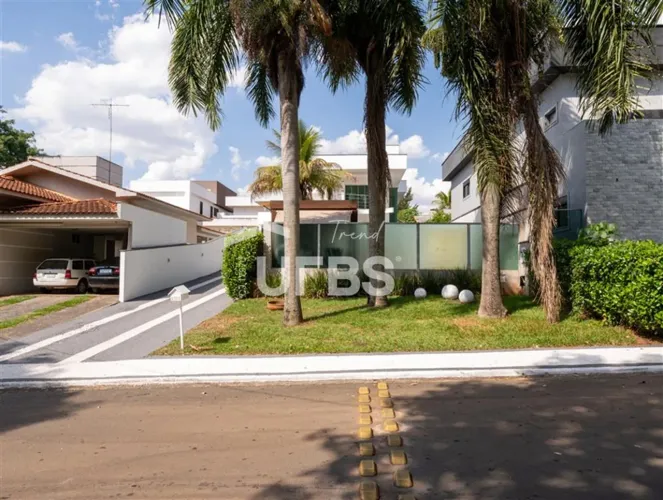 Jardins Madri - Casa de Condomínio 4 quartos, sendo 4 suítes