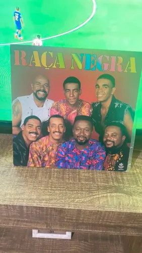 Raça Negra em Disco de Vinil - LP Clássico do Samba/Pagode