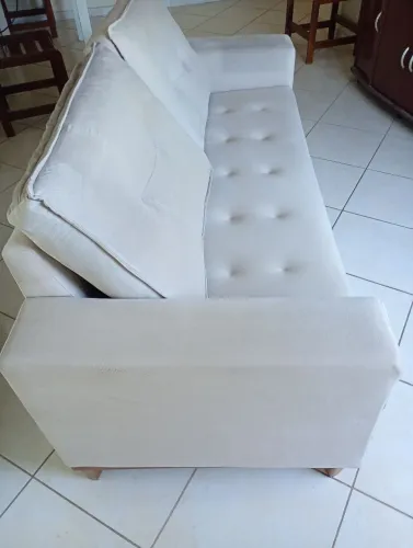 Sofá novíssimo e muito confortável !!!!