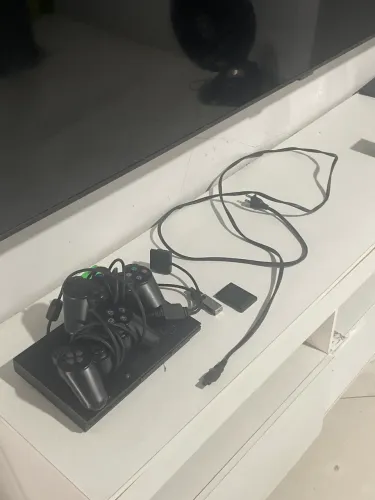 Ps2 slim,pendrive opl,memory card,dois controles 