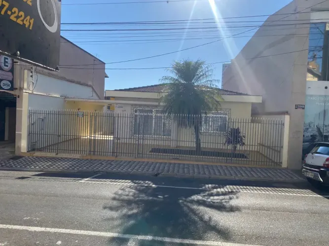 RESIDENCIA CENTRAL  240 M2 - FUNDOS AGENCIA CEF DA RUA BENJAMIN CONSTANT