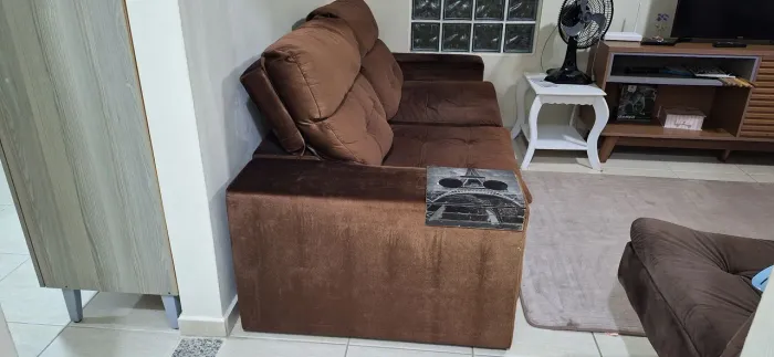 Vende se sofá retrátil 200.00 reais 