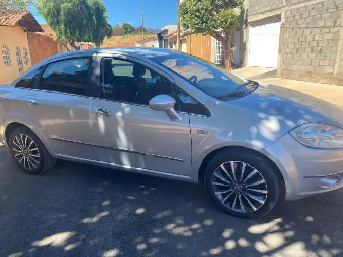 Fiat Linea 1.9/ HLX 1.9/ 1.8 Flex 16V 4P 2010