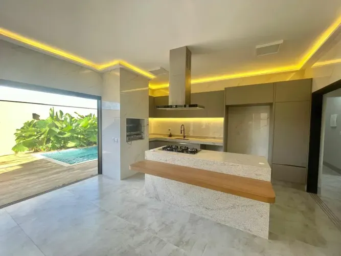 Casa à venda em rio Verde - GO com churrasqueira, 3 suítes, espaço amplo e piscina privati