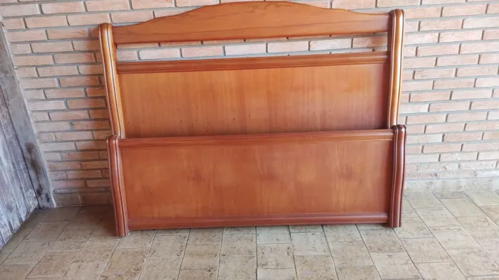 CAMA CASAL KING MADEIRA MACIÇA 