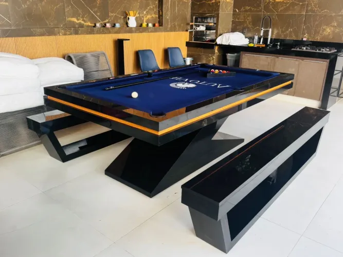 Mesa de sinuca e jantar de alto padrão 