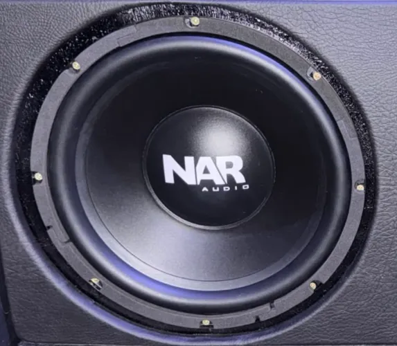 Subwoofer NAR Áudio 200RMS zera com 30 dias de uso.