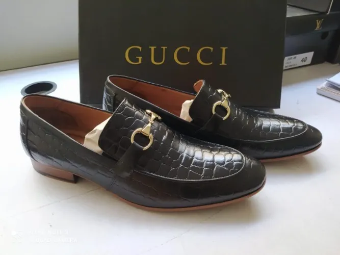 Gucci  preto 42 Croco 