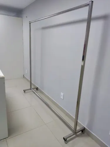OFERTA- Arara luxo em aço inox 1.80 metros...