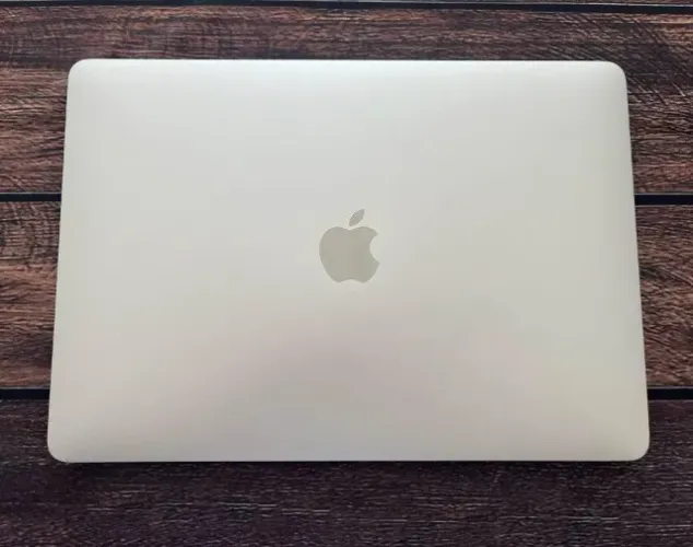 Apple MacBook Air M1 8GB de memória 256SSD - Touch ID - Com garantia 06 meses em até 12x