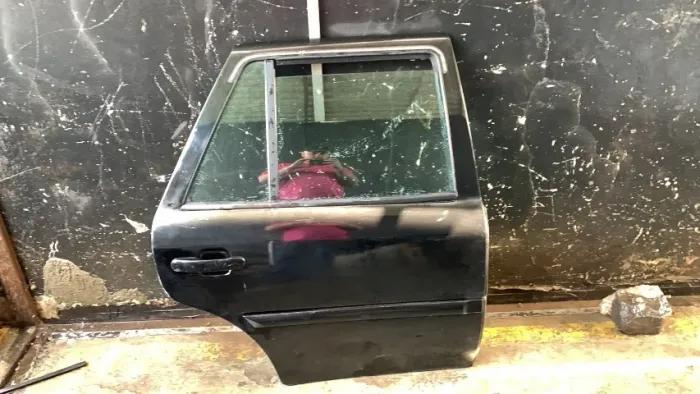 Porta Traseira Direita Vw Gol/Parati G2 G3 G4 4 Pts