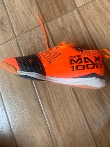 Vendo chuteira max 1000