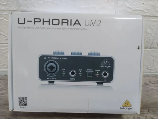 Interface de áudio u-phoria um2