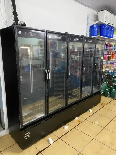 Balcão expositor auto serviço 5 portas extra frio full black Refrimate - Marcos