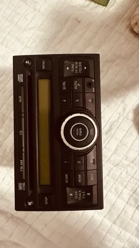 Rádio original Nissan
