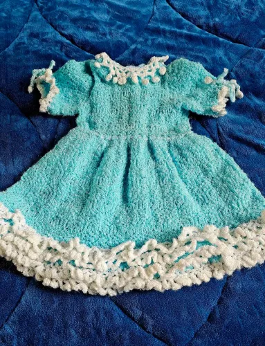 Vestido azul de crochê 1 ano
