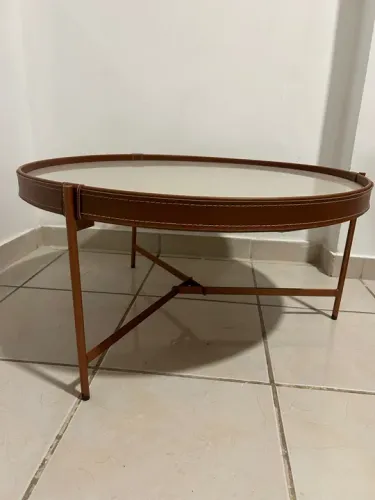 Mesa de Centro em Couro Marrom