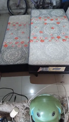 Cama de solteiro com auxiliar