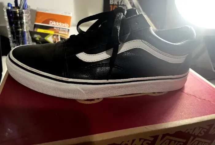 Tênis Vans Old Skool Black True White