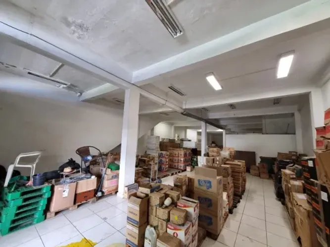 Galpão 1.200m² prox. Posto 700 da Djalma Batista ótimo para Depositos 