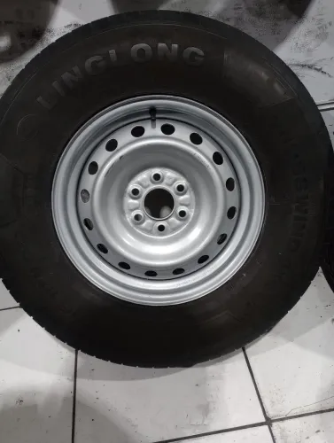 Roda l200 aro 16. Roda e pneu pronto. Estepe furação 6x139. Aceito cartão 