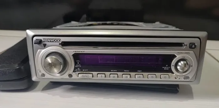 TOCA CD KENWOOD KDC-395 COM FRENTE REMOVÍVEL (não funciona)