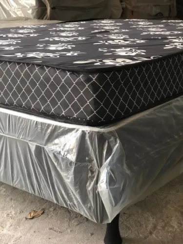 Cama Box casal com colchão de espumas NOVO