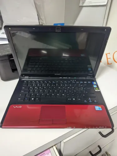 Vendo Carcaças e teclado do Sony Vaio PCG-61411L Vermelho