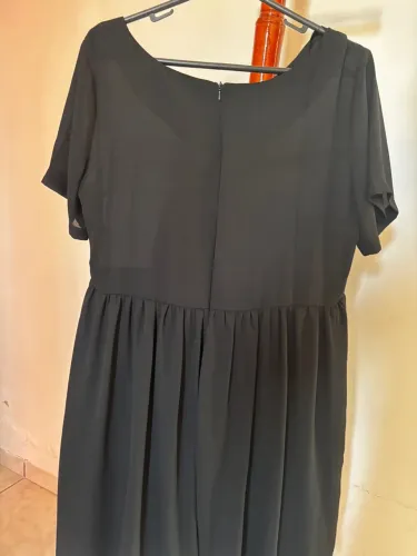 Vestido preto elegante G