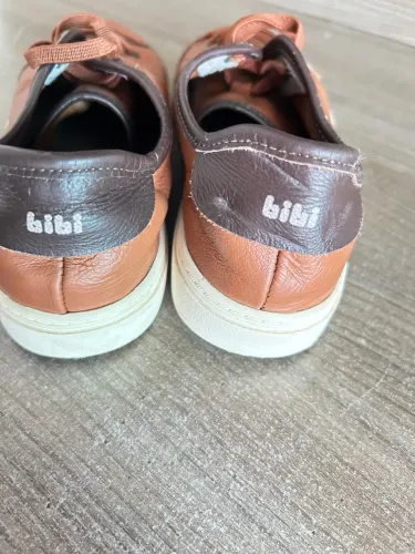 Tênis Bibi Lindo e Confortável - Numeração 33 a Consultar