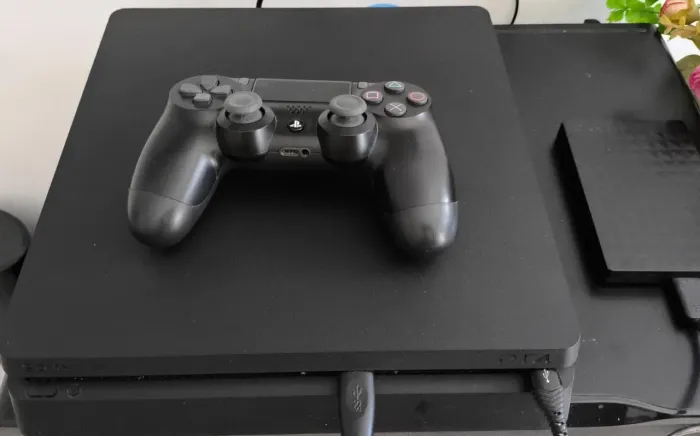 Ps4 slim, 1 controle, 500gb + jogos