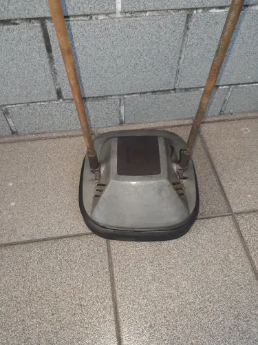 Enceradeira antiga. Para restaurar.
