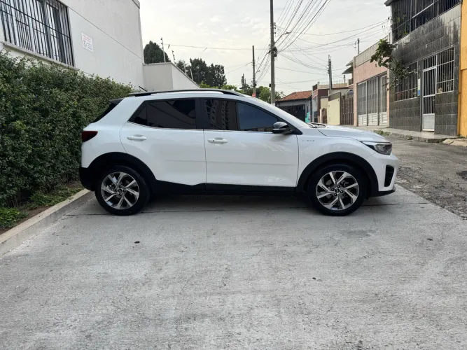 Kia Motors Stonic SX 1.0 TB Aut. (híbrido) 2022