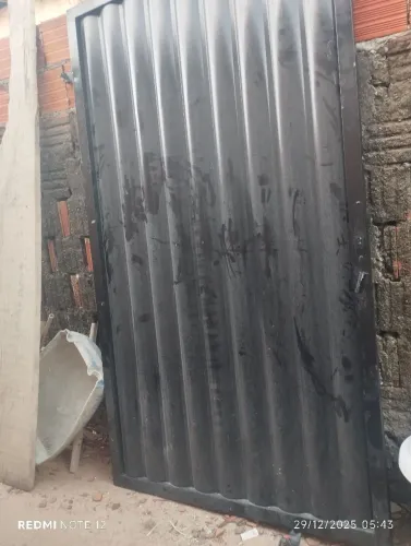 Vendo portão em chapa galvanizada 