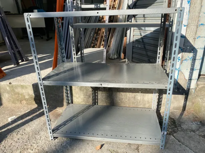 PRATELEIRAS DE AÇO USADAS 0,92X0,92X0,99 LINHA PESADA C/3BANDEJAS