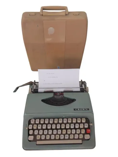 Máquina de Datilografar Crown (Item de Colecionador)