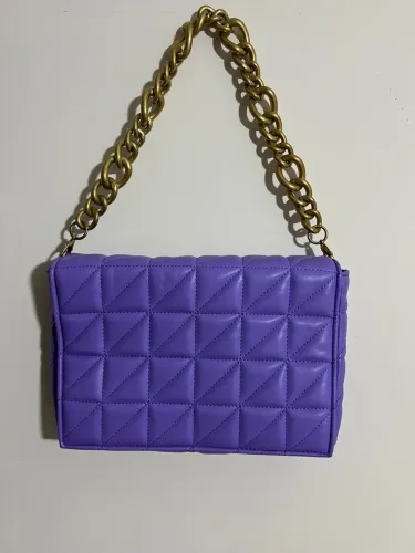 Bolsa Zara Lilás com Corrente Dourada