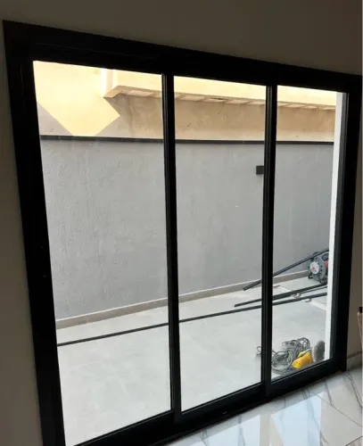 Porta de vidro alumínio linha suprema 3 folhas