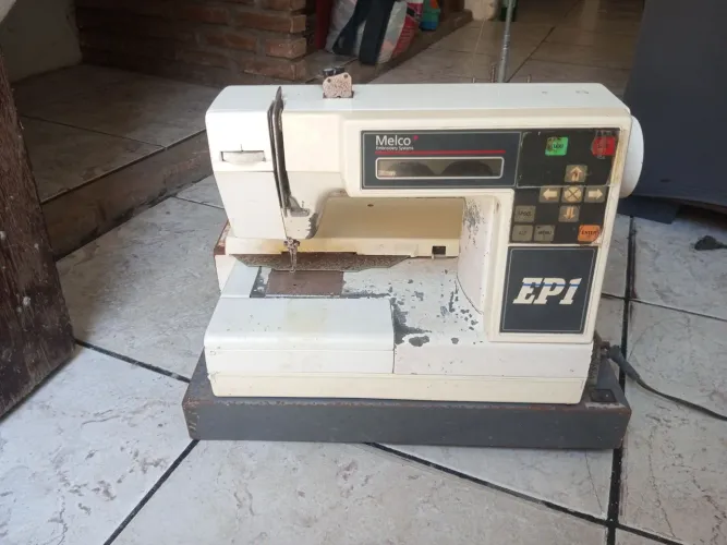 Máquina de Bordar Melco EP1