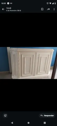 Buffet branco de madeira para organizar sua casa