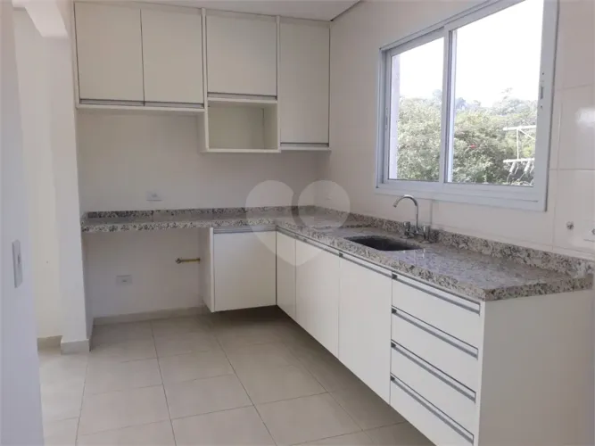 Apartamento à venda ou para alugar com 2 quartos no condomínio Recanto Cascata, São Roque