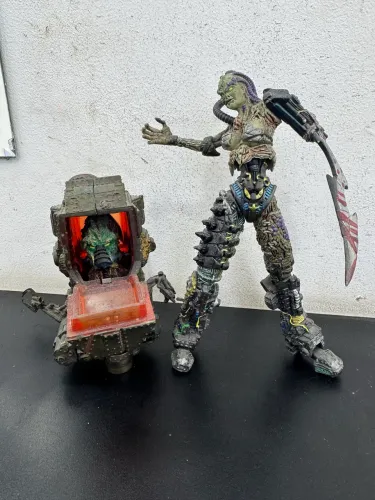 Quake ali Alien Strongg iron maiden resaurus, e Dr, cérebro